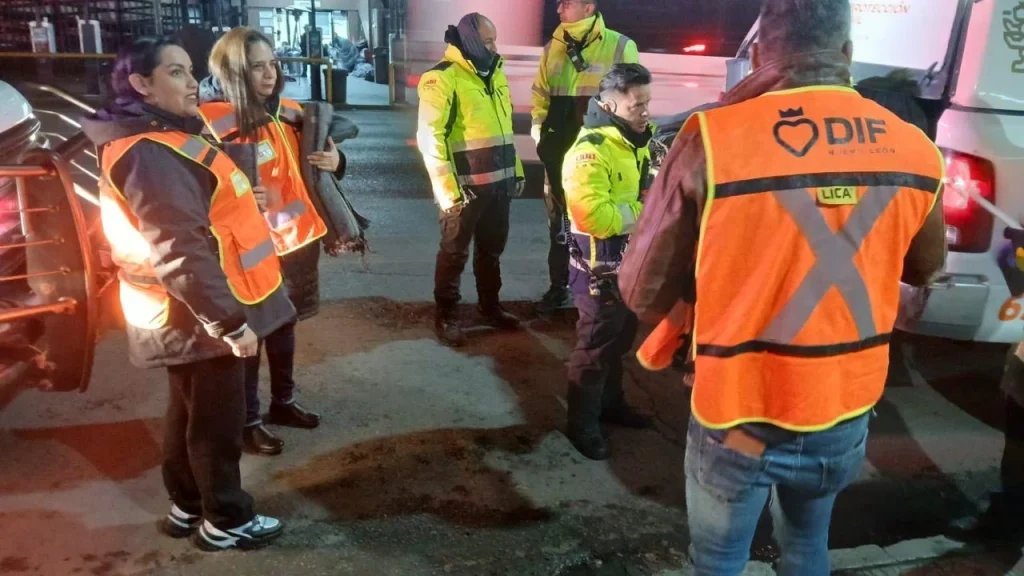 DIF Nuevo León más de 100 cobertores afuera de hospitlaes metropolitanos 2 image00008