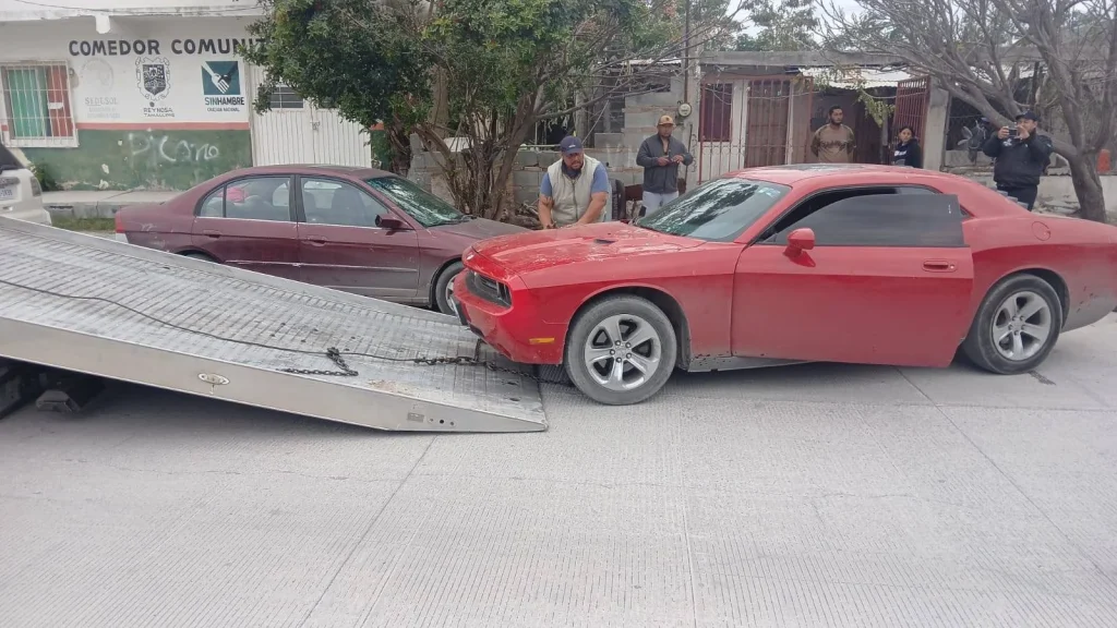 Hacen ‘donas’ en vialidad recién pavimentada y los ponen a limpiar la calle 1 625955901 1516110956122869 2439048001344929766 n