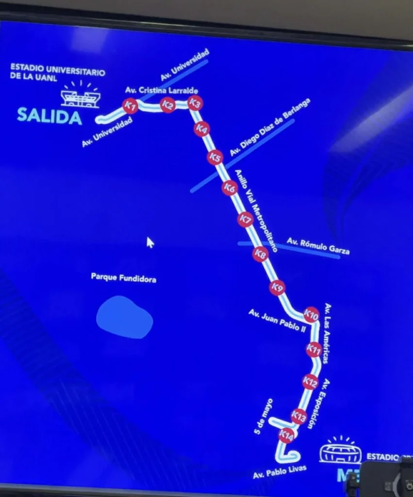 Anuncian carrera que inicia en el Universitario y termina en el BBVA 5 626422228 1643942459973649 3330334685600792915 n