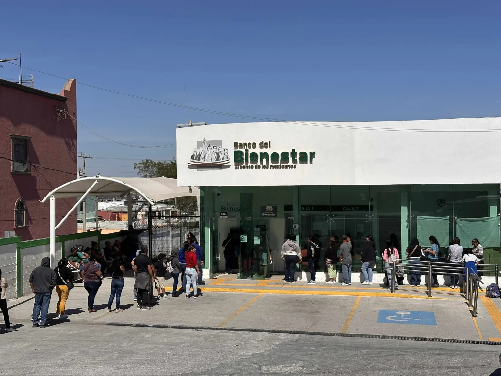 Abarrotan Banco del Bienestar en Reynosa 1 627407139 1601218731025036 8032779404795322352 n