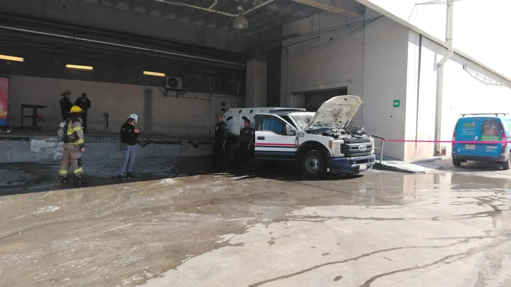 Se quema camioneta de valores en El Palacio de Hierro 3 627727831 881206041209920 223537590586083086 n