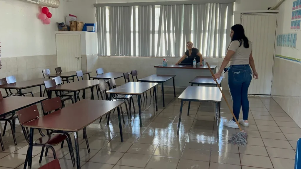 Suspenden clases por caso sospechoso de sarampión en Las Cumbres; realizan sanitización 4 630068559 944596194667764 6736012439720600771 n
