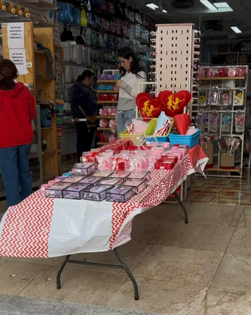 Esperan comerciantes informales repunte en ventas por San Valentín 1 631139668 1394856505297807 5817908551992778550 n