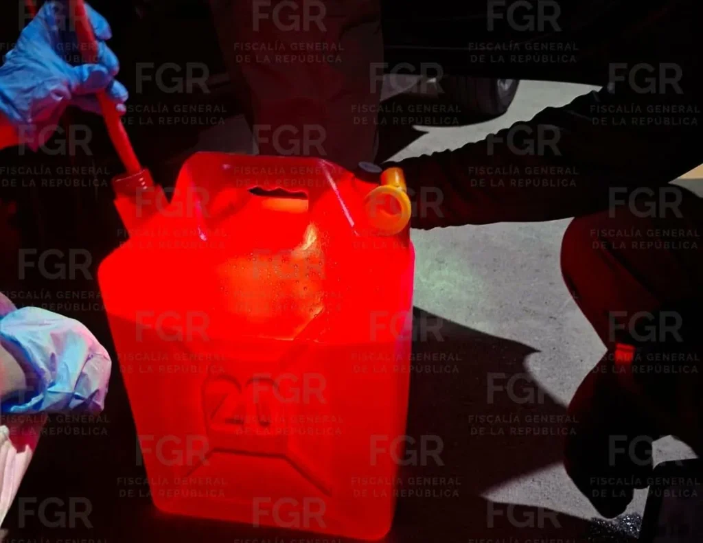 FGR investiga decomiso de 30 litros de metanfetamina líquida en NL 1 633993303 1253976750162941 2658116927410740691 n