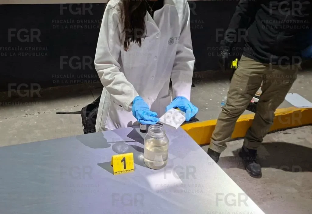 FGR investiga decomiso de 30 litros de metanfetamina líquida en NL 2 639566539 979430377977302 8743785387327928515 n