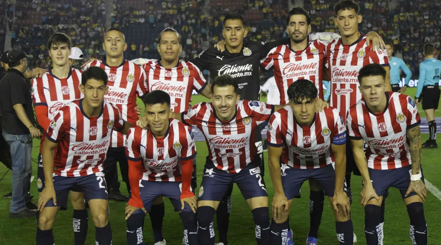 Chivas no se detiene. Seis partidos, seis victorias. Última parada el Clásico Nacional, donde derrotó al América y dejó claro quién manda (1-0). Dieciocho puntos y el liderato del Clausura 2026 so