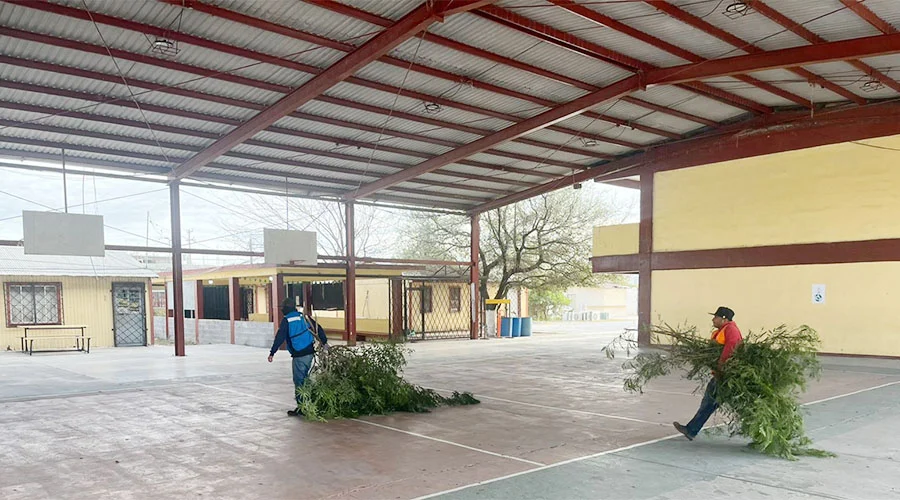 Reafirma alcalde Carlos Peña Ortiz compromiso con la educación 1 ESCUELAS B n
