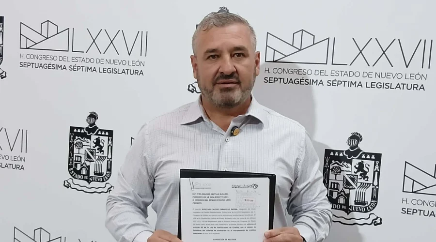 El diputado local del PRI, Javier Caballero Gaona, presentó una iniciativa para reformar la legislación federal en materia crediticia y evitar que policías y agentes de tránsito sean discriminados