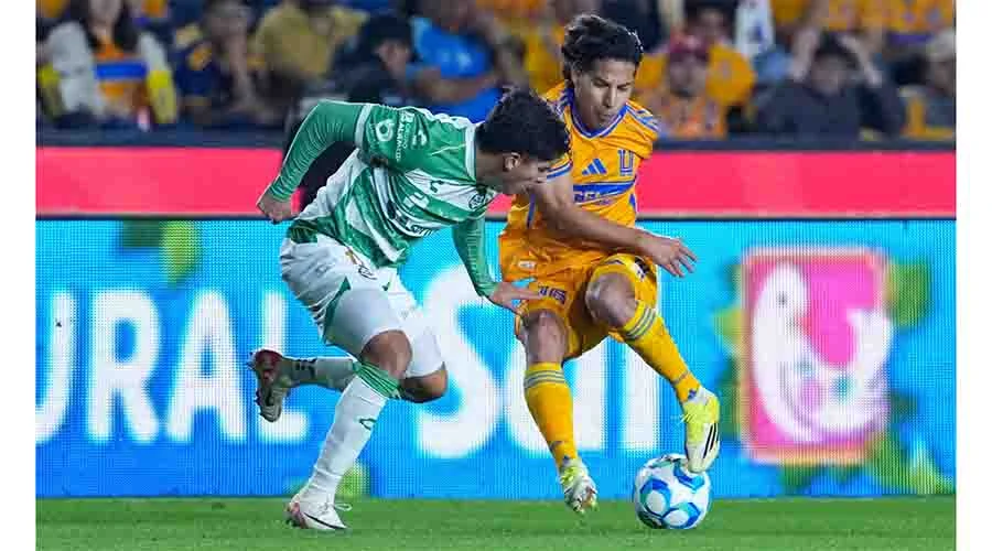 ¡Noche redonda! Tigres golea 5-1 a Santos 5 LAINEZ 88