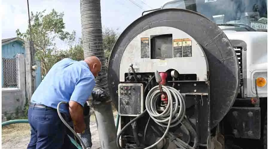 Refuerza Beto Granados acciones de saneamiento en la colonia Fidel Velásquez 1 MATAM 2