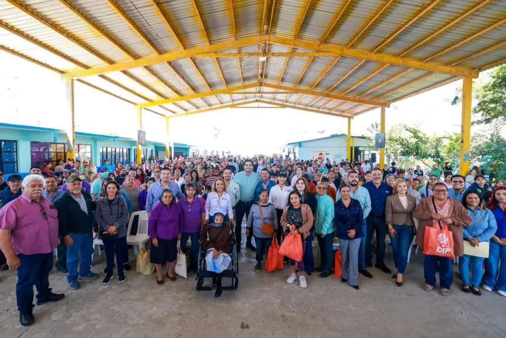 Llevó Alcalde Carlos Peña Ortiz servicios gratuitos a las familias de la Jacinto López 4 imagen 1