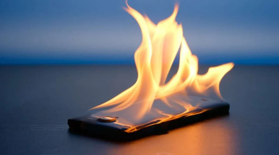 20250416_070147014_Razones_por_las_que_tu_celular_puede_explotar.jpg_1443152915