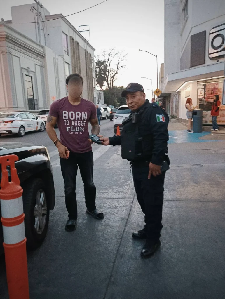 Policía encuentra cartera ¡y la devuelve! 1 642394727 2160398368119626 753331917986892630 n