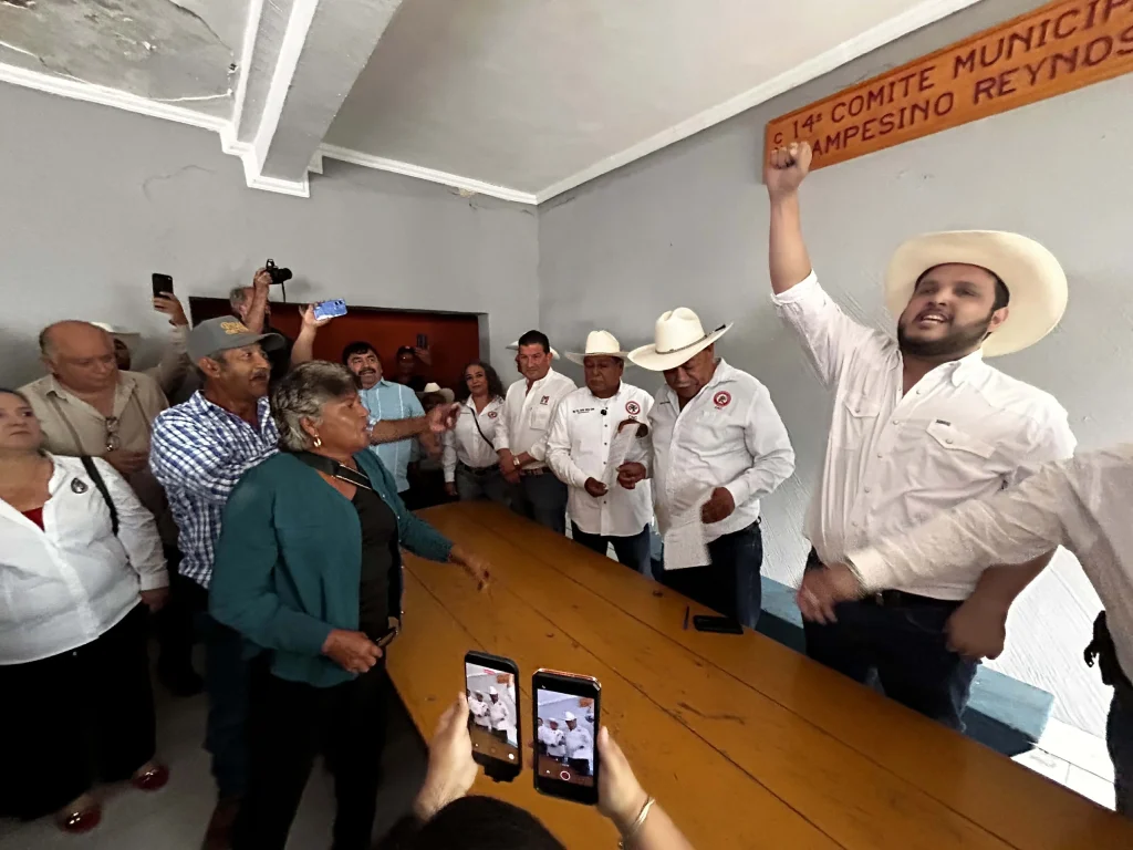 A la fuerza cenecistas toman comité campesino de Reynosa 3 644710215 899238692819675 6084854528923401967 n