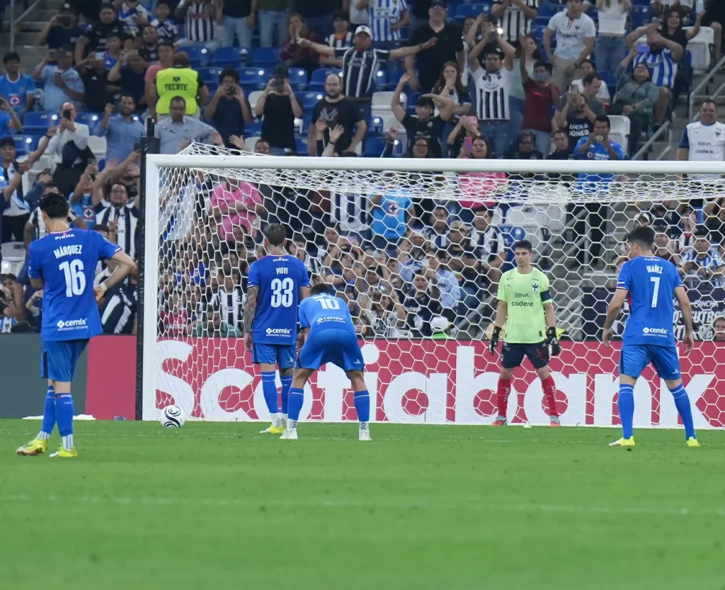 Santi Mele echa a perder partido y Cruz Azul derrota a Rayados 2 645251644 931228859705019 314988970213140757 n