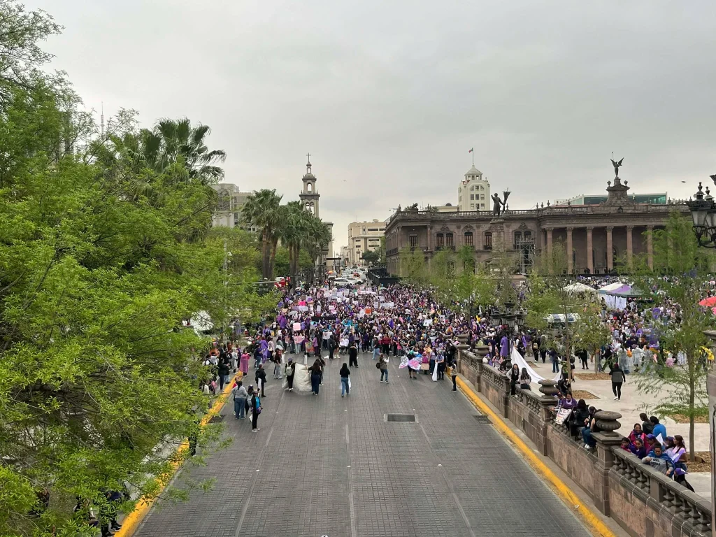 Comienzan concentraciones previo a la marcha del 8M en Centro de Monterrey 1 645640550 1549326149702328 1645427624709733063 n