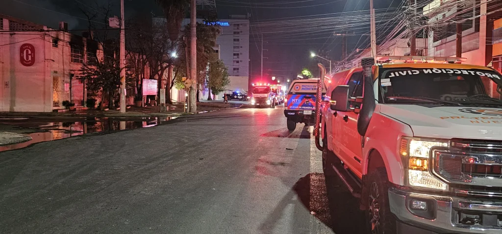Incendio consume tres bodegas en Monterrey 1 646139243 1870976283549698 4077052923275774072 n