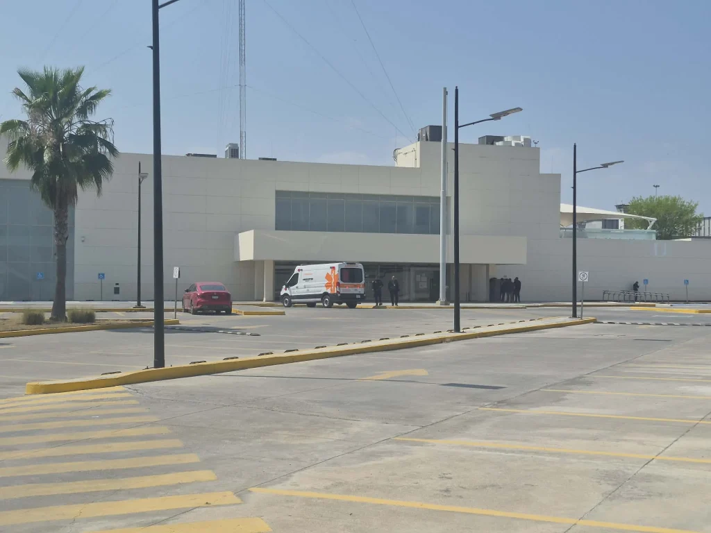 Llega ambulancia a Centro de Justicia en Cadereyta para atender a Karina ‘N’ 2 648294322 1441801037729853 4609990077932690369 n