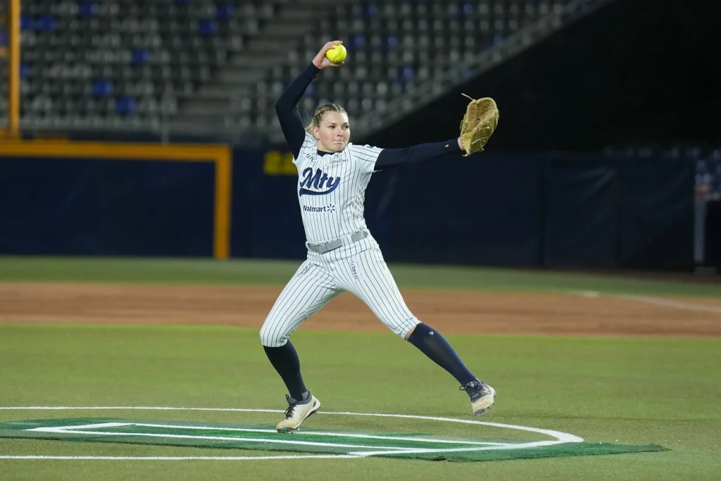 Vence Sultanes a Diablas en el primer juego de Serie de la Reina 14 649627944 1202245441988362 3500576019342951591 n
