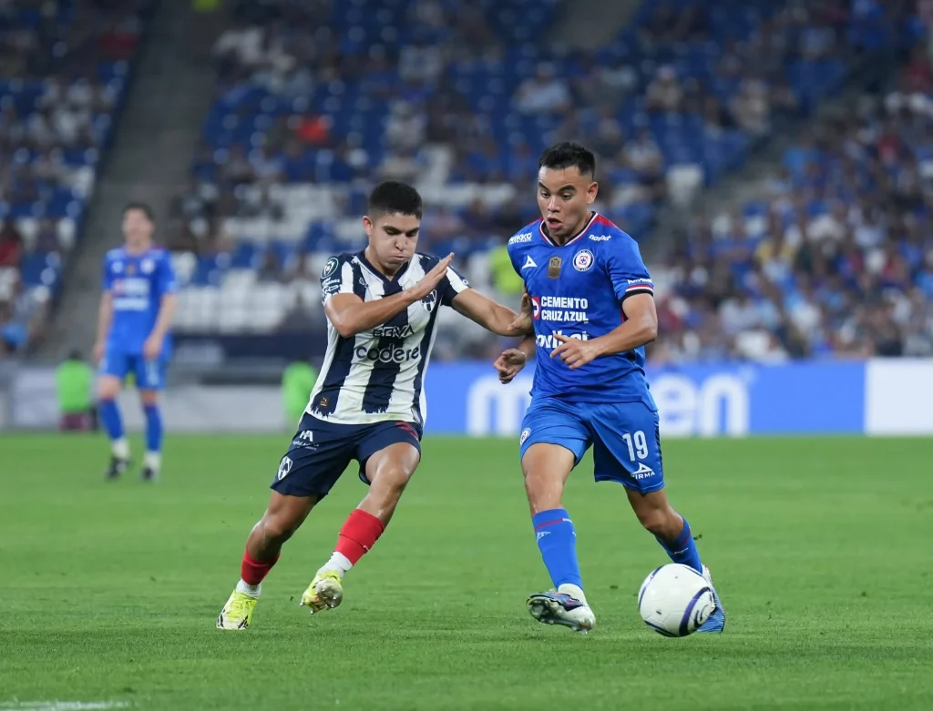 Santi Mele echa a perder partido y Cruz Azul derrota a Rayados 1 649832396 2466329487136325 739153606613257249 n