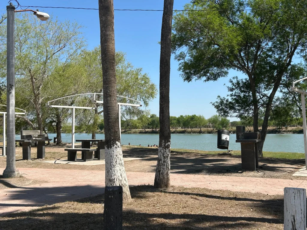 Intensifican limpieza en La Playita de Reynosa por Semana Santa 1 653406692 911384041654356 1632851272030436560 n