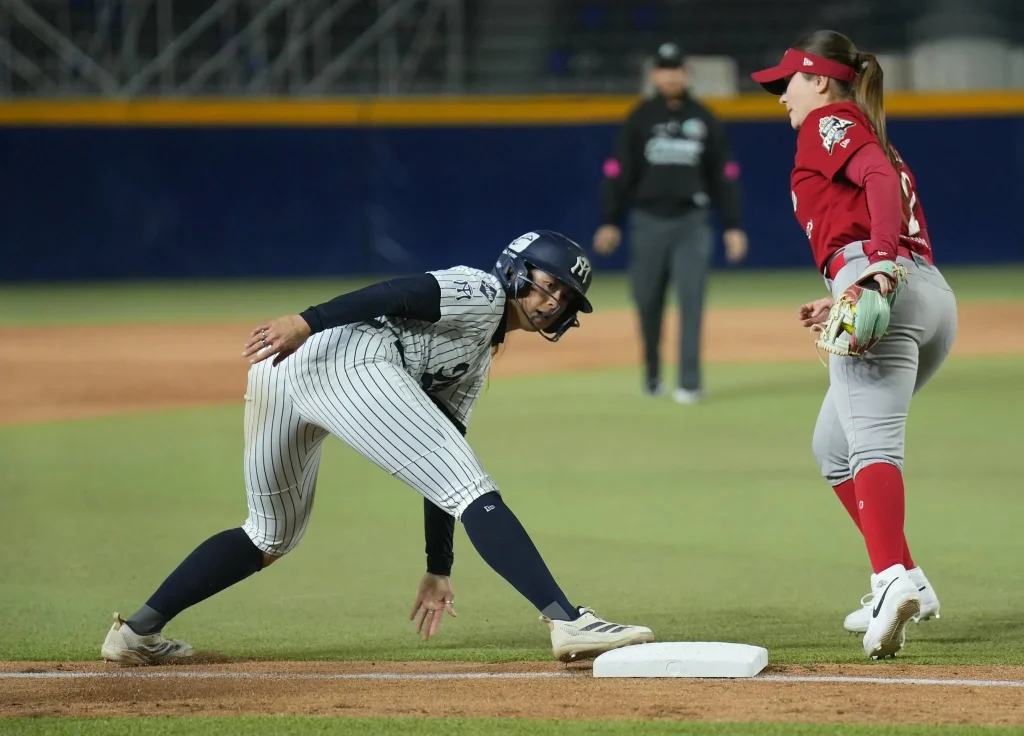 Vence Sultanes a Diablas en el primer juego de Serie de la Reina 2 653466058 26666833666267698 5673609233401609208 n