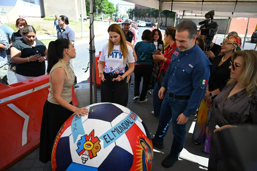 Artistas locales intervienen 31 balones en Monterrey 5 653535400 1277147227733402 919722796859168686 n
