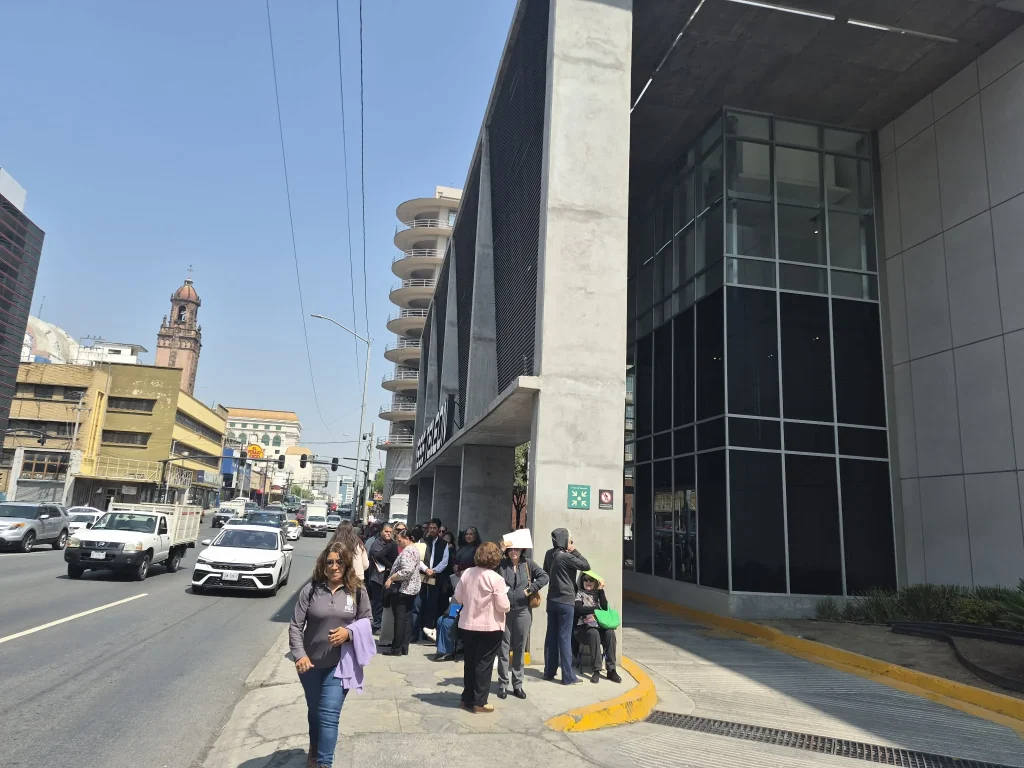 Continúa trámite legal en Isssteleón para maestros jubilados 5 653676178 1670616853942231 4258690258162844345 n