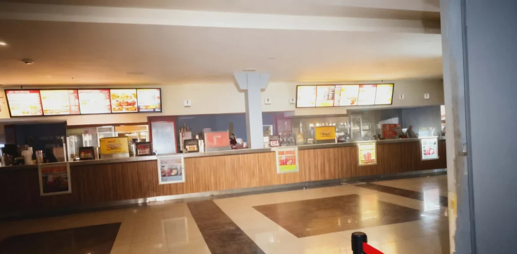 Desalojan a 60 personas por incendio en cine de Juárez 1 654042376 964840692781039 8856860189520619407 n