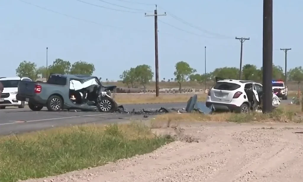 Pareja de recién casados permanece grave tras accidente en Mercedes 1 654473728 2348376752631948 6094756718504113315 n