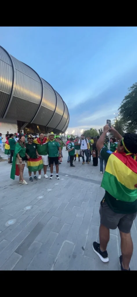 Bolivianos e iraquíes hacen sentir el Mundial en Monterrey 2 654605048 928461483144393 2560124432859085614 n