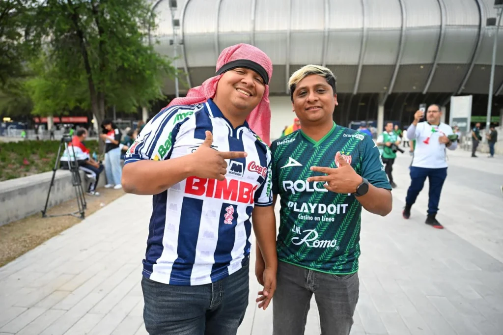 Bolivianos e iraquíes hacen sentir el Mundial en Monterrey 3 655609819 3895300094107804 1757684720574701046 n