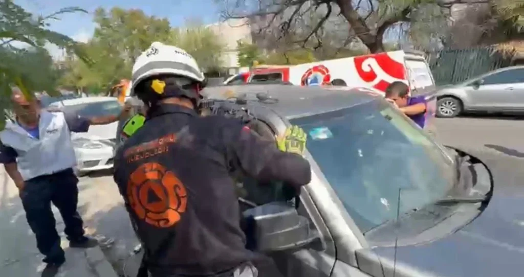 Rescatan a bebé atrapado dentro de una camioneta en Monterrey 1 658297804 1499827331522701 8825097166472349736 n