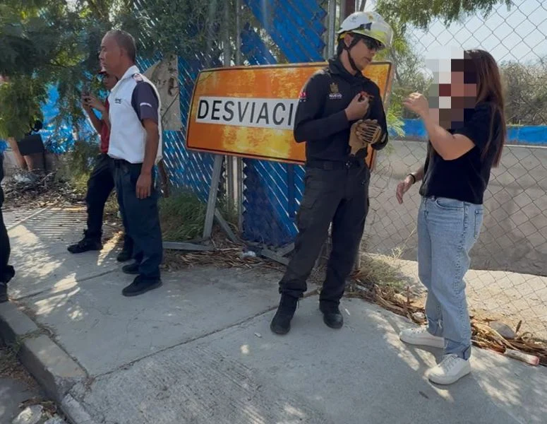 Rescatan a bebé atrapado dentro de una camioneta en Monterrey 2 658982556 920708490600342 7057648319418553206 n