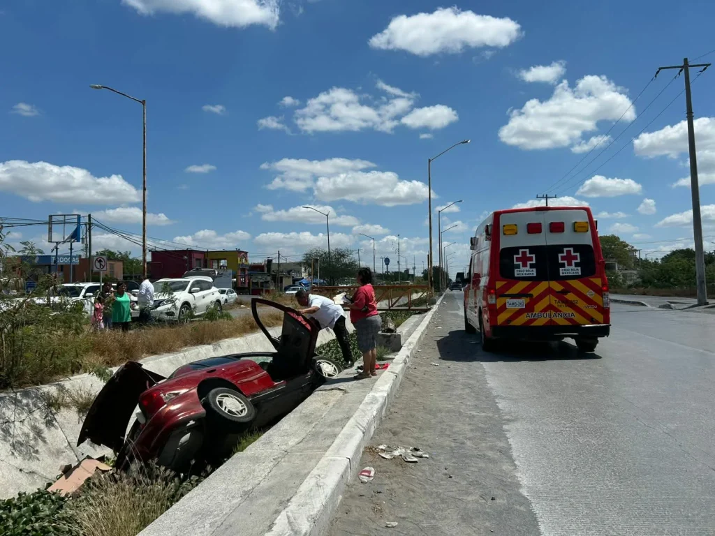 Dos mujeres resultan lesionadas tras caer vehículo a canal en Balcones de Alcalá 1 658993250 1260681835721140 6304738648802511273 n