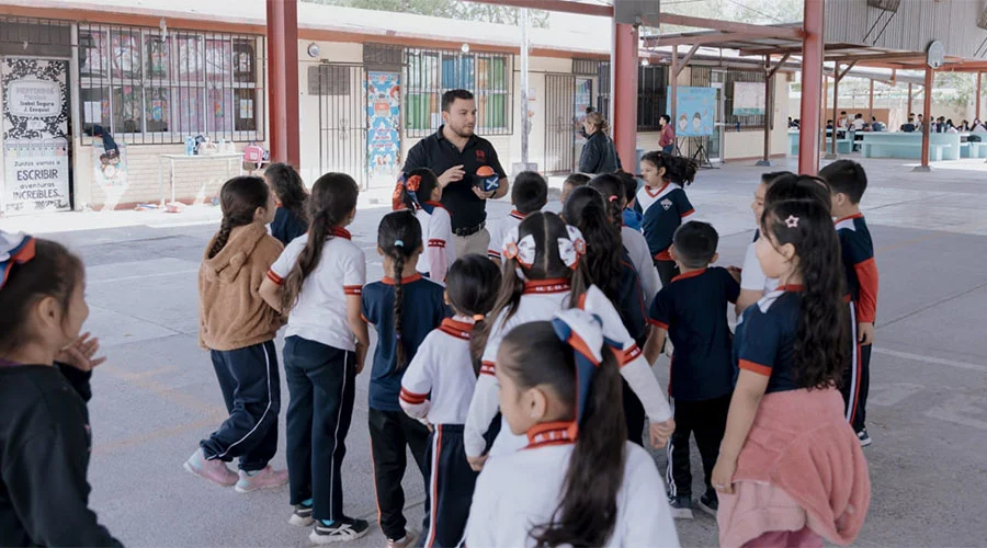 Beto Granados impulsa éxito de las nuevas generaciones a través de la Dirección de Contexto Educativo 1 ALUMNOS 2bb