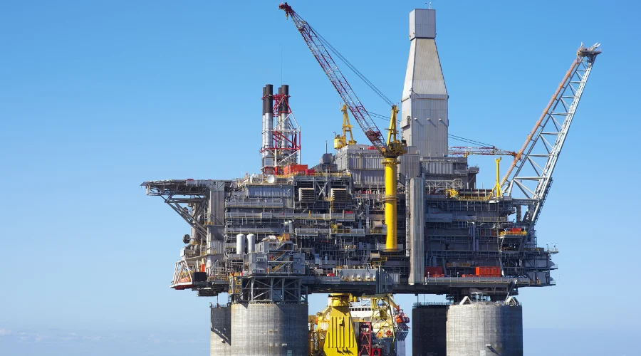 Debido al conflicto en Medio Oriente, México será afectado por las restricciones que hay para el paso de barcos cargados de energéticos por el estrecho de Ormuz, consideró el empresario Claudio X.