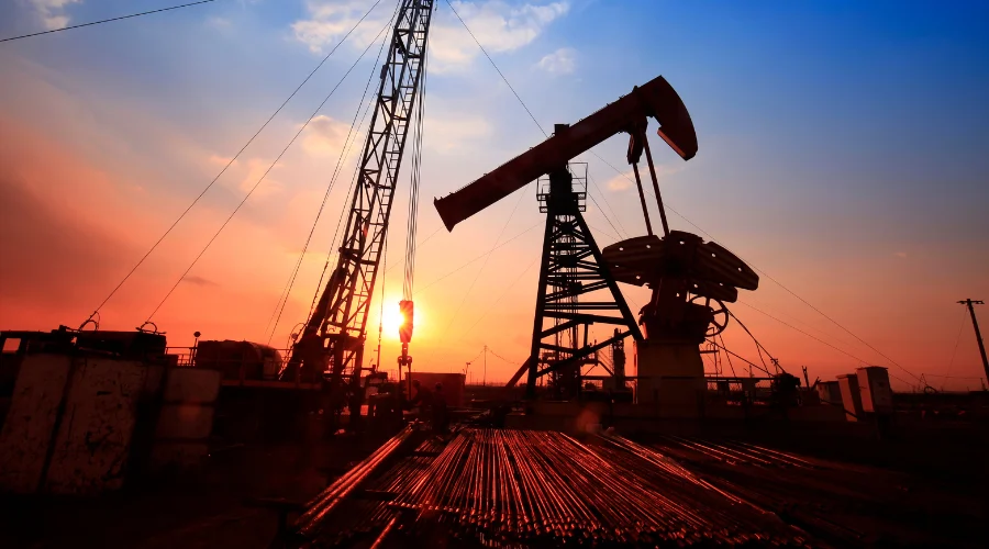 El conflicto en Medio Oriente que impulsó los precios internacionales del petróleo por encima de los 100 dólares por barril tendría una duración limitada y efectos acotados para la economía mexica