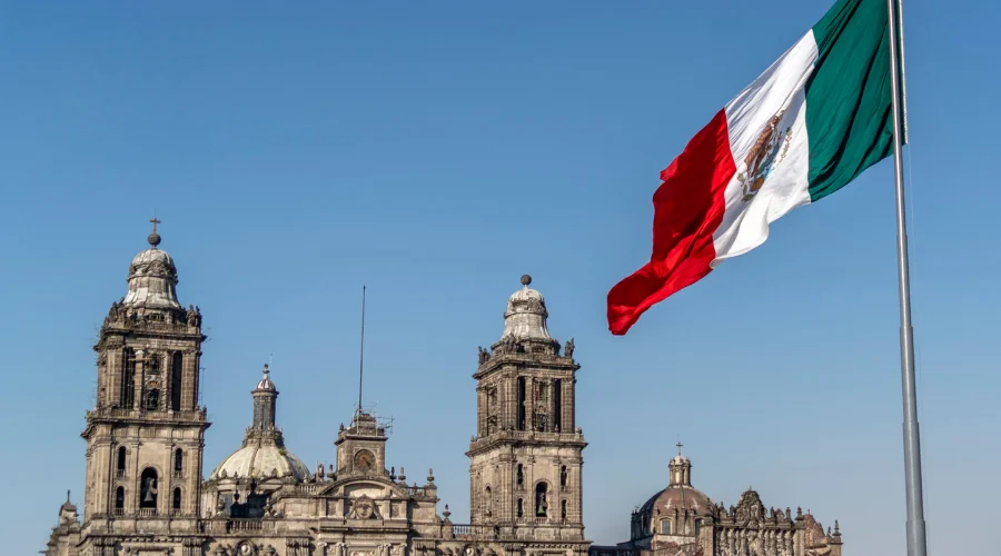 El presidente de la Asociación de Bancos de México (ABM), Emilio Romano, dijo que ante la guerra en Irán y sus impactos en el precio del petróleo, nuestro país está blindado ante posibles impactos
