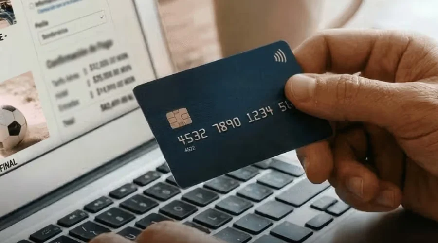 En el contexto de la próxima realización de la Copa Mundial de la FIFA 2026, autoridades federales y capitalinas advirtieron sobre el aumento de fraudes digitales relacionados con la venta de supu