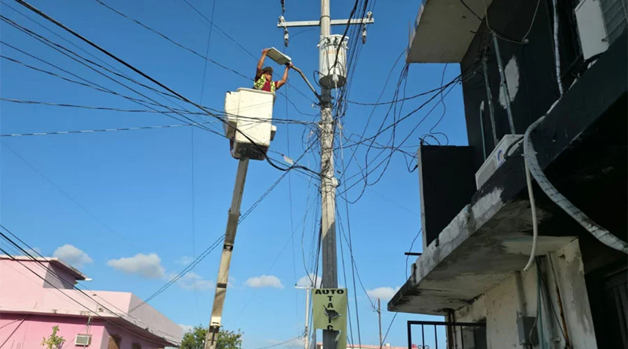Mejora Gobierno de Carlos Peña Ortiz iluminación en colonias de Reynosa 1 ILUMNIACION REY 2b