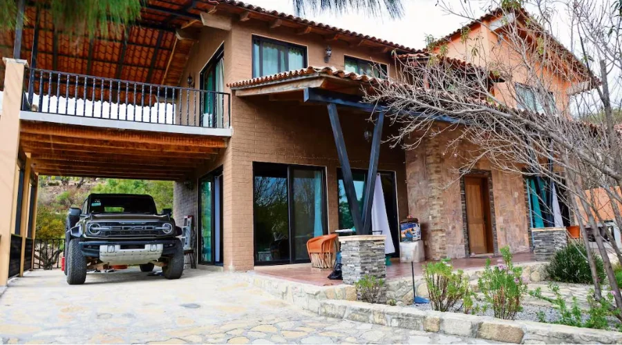 La Fiscalía General de la República (FGR) incorporó la narconómina hallada por EL UNIVERSAL en las cabañas de Tapalpa, Jalisco, a la carpeta de investigación que se inició tras el operativo milita