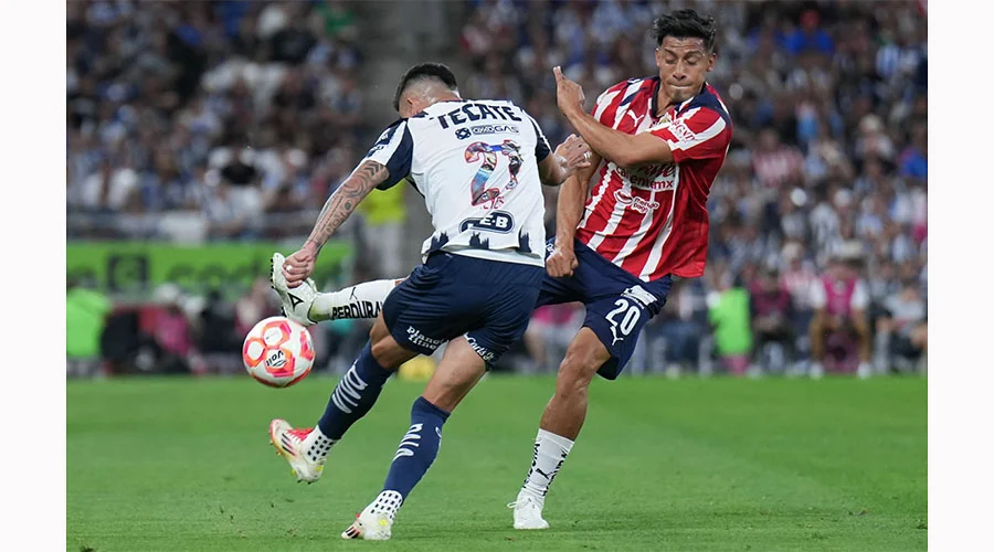 Reacción tardía evita humillación; Chivas vence 3-2 a Rayados 10 RAYADOS 6ff
