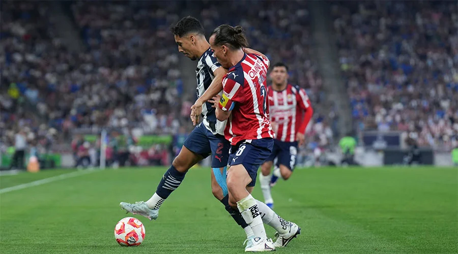 Reacción tardía evita humillación; Chivas vence 3-2 a Rayados 11 RAYADOS 9 erf