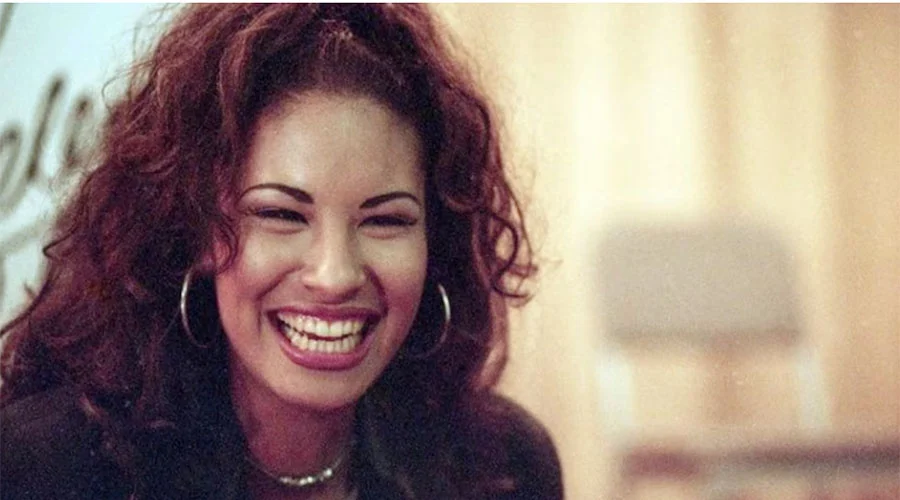 Hermana de Selena Quintanilla demanda a Shein 1 SELENA QUINTANILLA 1b