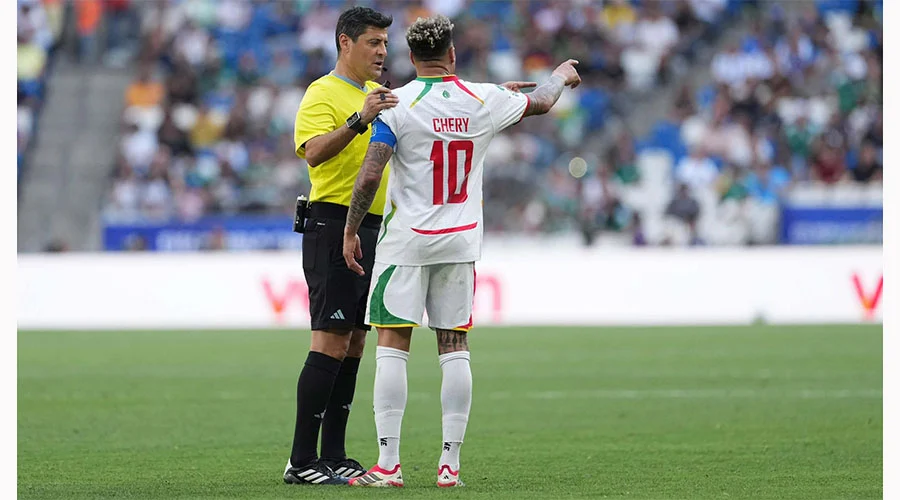 ¡Sigue el sueño! Bolivia remonta y vence 2-1 a Surinam 3 SURINAM 245r