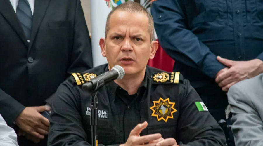 Tras el incidente registrado entre elementos de Fuerza Civil y policías municipales de Monterrey por el cierre de un tramo del carril de alta velocidad de la avenida Morones Prieto, el titular de