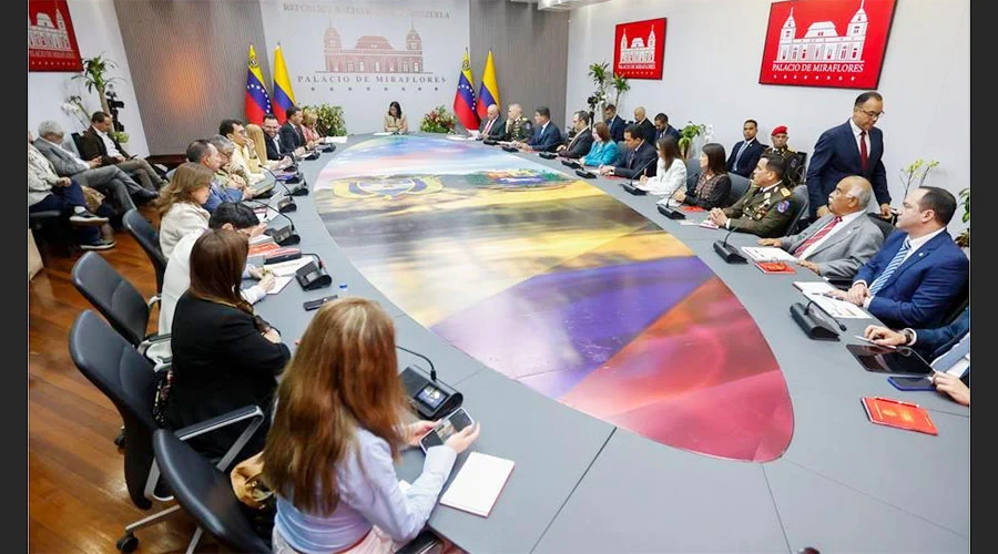 Venezuela inicia exportación de gas licuado hacia Colombia