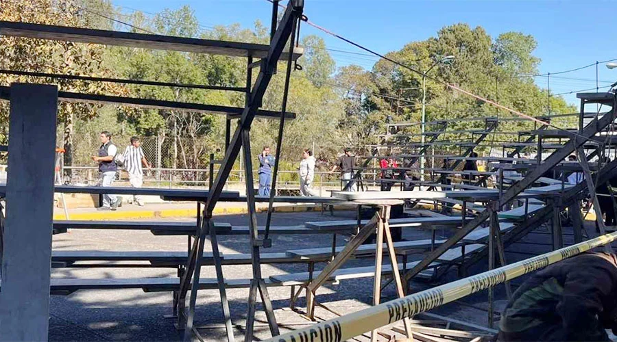 Y ahora en Veracruz; se desploma tarima en graduación, hay 18 heridos 1 VERACRUZ 2b