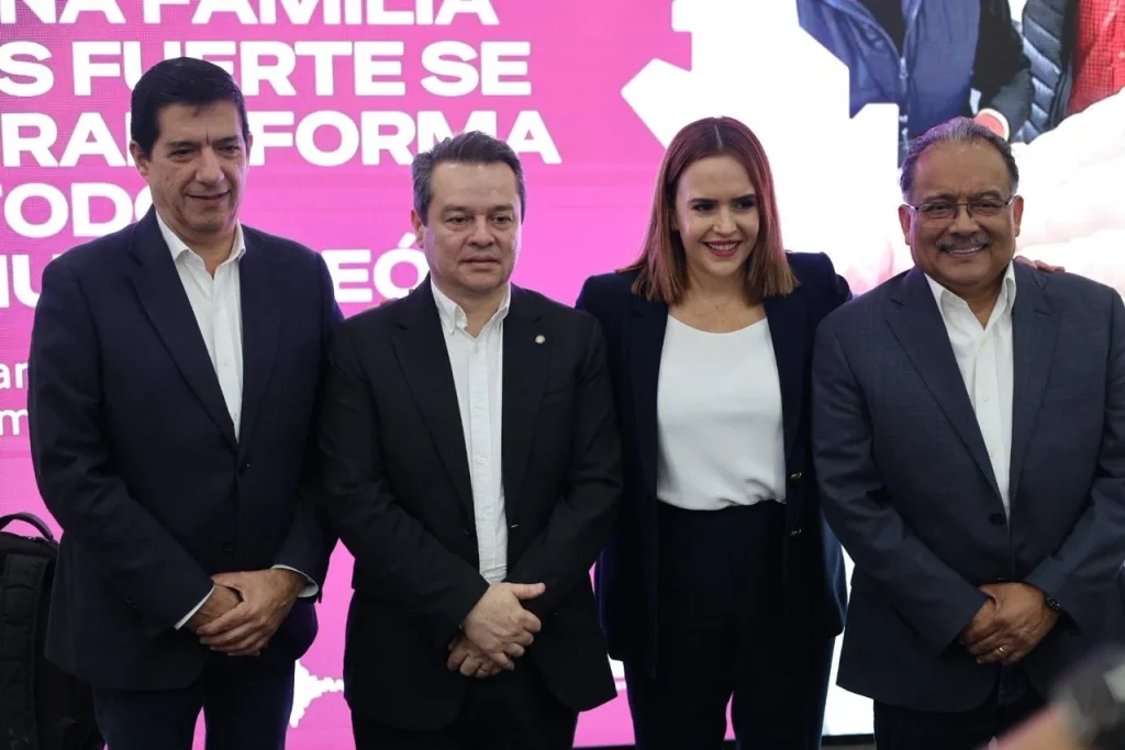 Implementa Clara Luz en NL programa 'Familias Fuertes' de la SEGOB 1 image00003